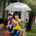 子どもの傘の練習はいつからが正解？どんな傘を選べばいいの？
